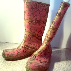 The Pursuit of Fashion Classic Rainboot